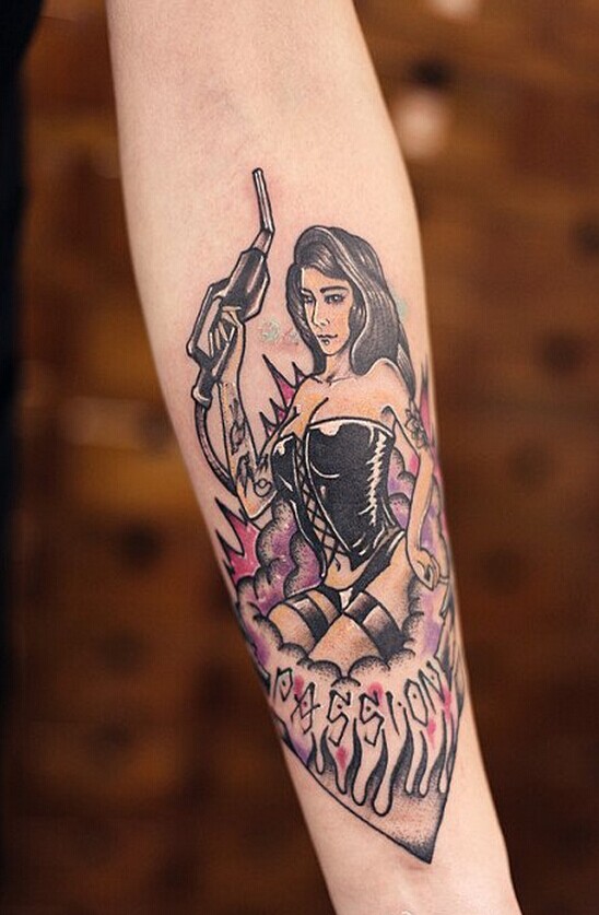 手臂大妞范儿纹身图案图片