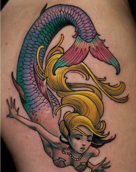 分享一款彩色的美人鱼纹身图案图片