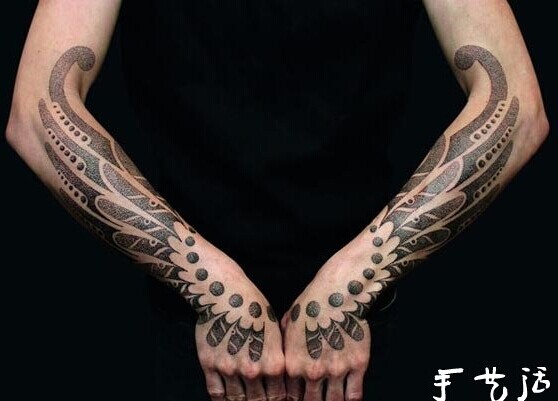 手部精美漂亮的翅膀图腾纹身图案图片