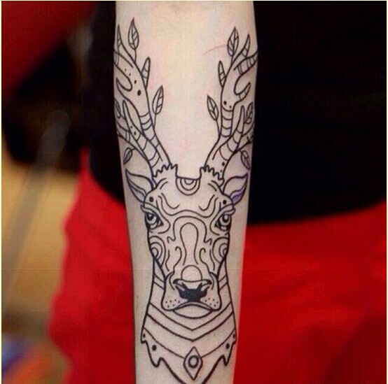 一款漂亮手臂羚羊纹身图案推荐图片