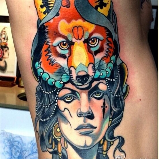 一款个性手臂欧美女郎纹身图案图片