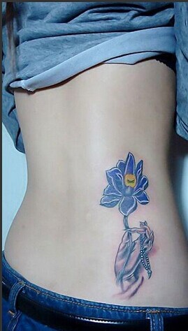 美女漂亮侧腰佛手莲花纹身图片图片缩略频道推荐图