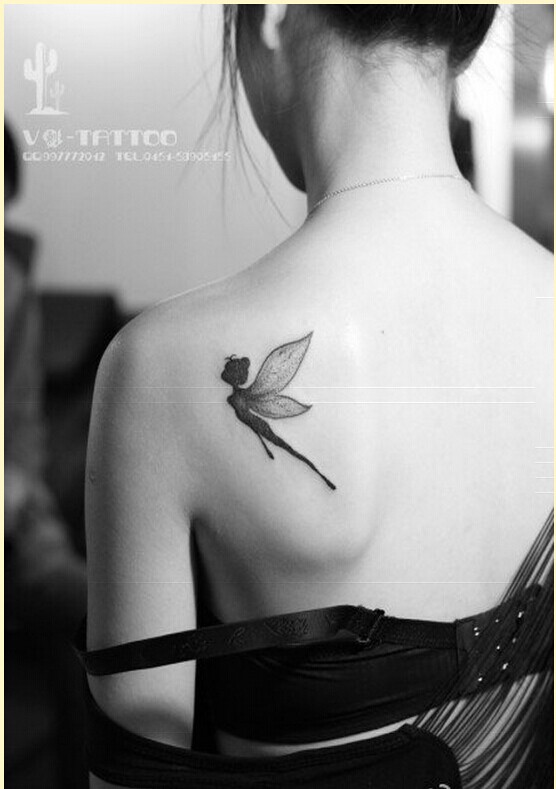 女性肩部漂亮精灵纹身图案图片