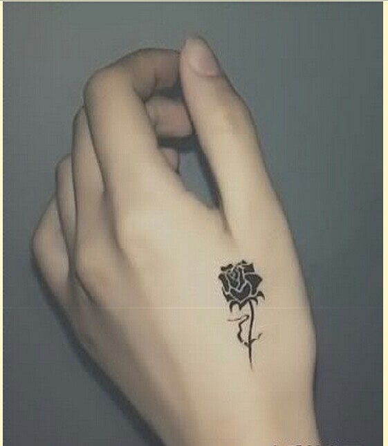 漂亮手背图腾花纹身图案图片