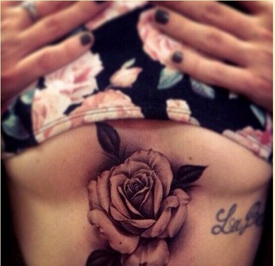 性感女性星空玫瑰纹身图案推荐图片