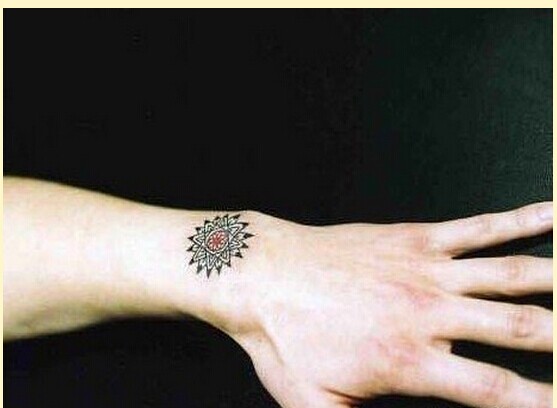 漂亮手部经典图腾纹身图案图片