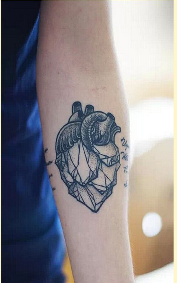 漂亮时尚手臂个性心脏纹身图案图片