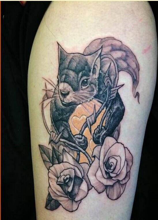 时尚手臂漂亮老鼠玫瑰花纹身图案欣赏图片