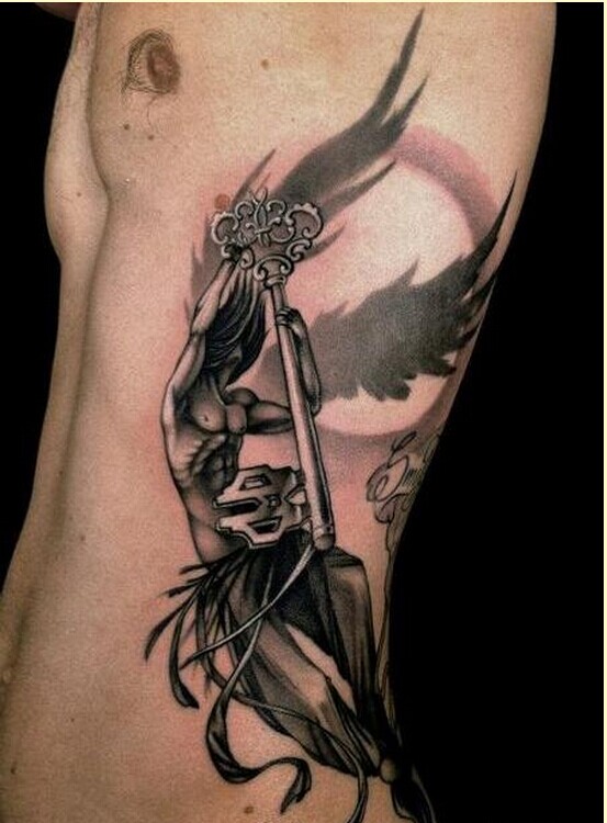 个性侧腰时尚天使钥匙纹身图案推荐图片