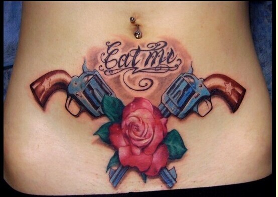 性感女性腹部手枪玫瑰花纹身图案欣赏图片