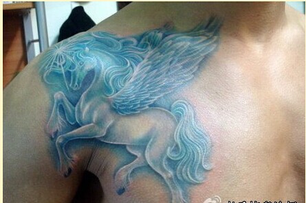 个性肩膀时尚独角兽纹身图片图片