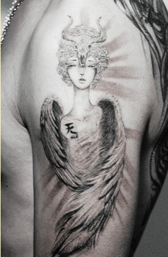 个性时尚手臂金牛座天使纹身图案图片