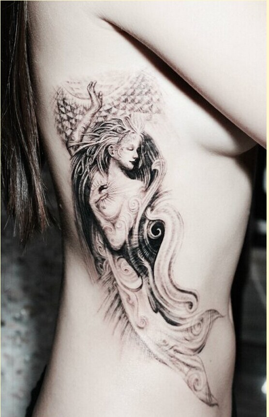 性感女性侧腰美人鱼纹身图片图片