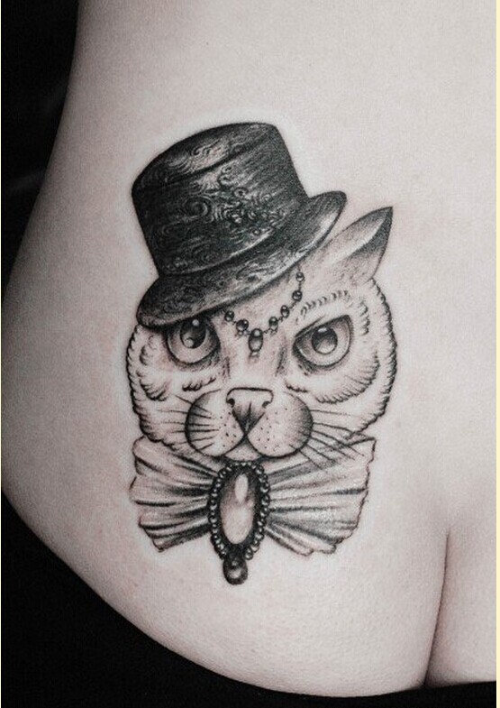 女性臀部漂亮猫咪蝴蝶结宝石纹身图片图片