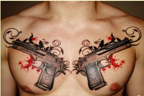 个性时尚男人前胸超帅的手枪纹身图案图片