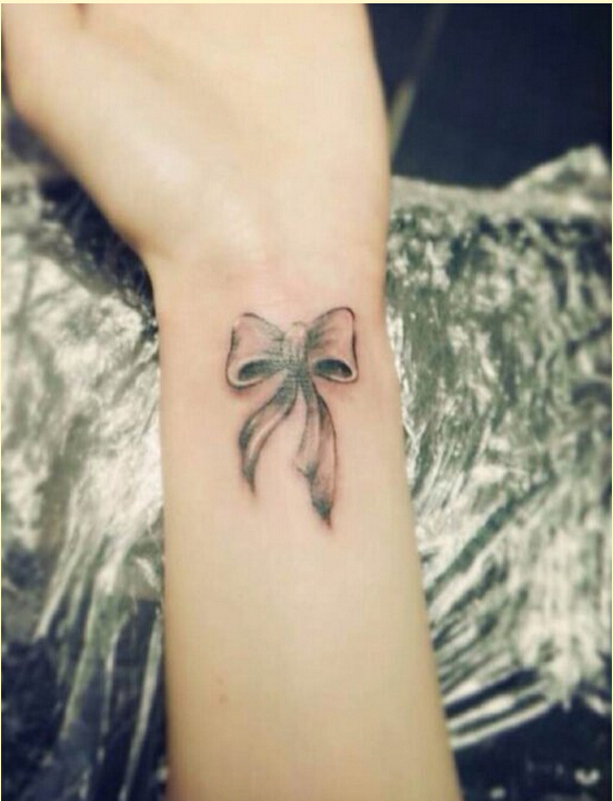 时尚漂亮手腕好看的蝴蝶结纹身图案片图片