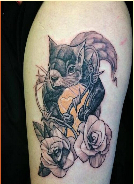 个性手臂好看的老鼠玫瑰花纹身图案图片