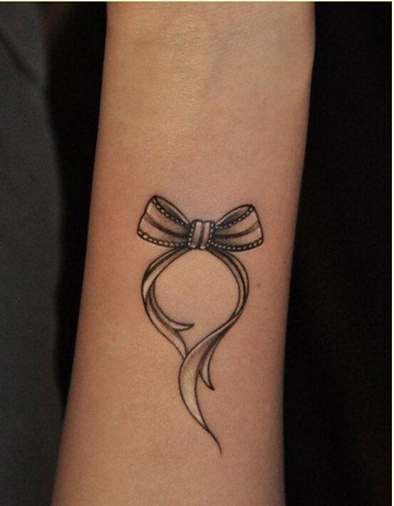 时尚漂亮手部小清新蝴蝶结纹身图案图片
