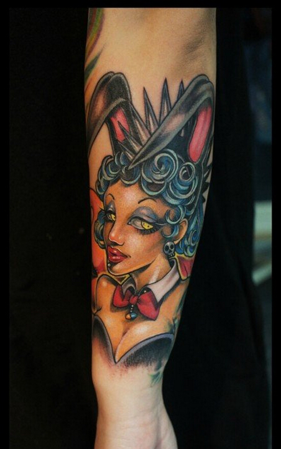 个性手臂时尚好看的彩色兔女郎纹身图图片