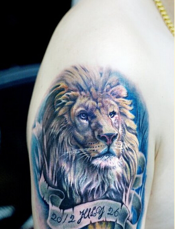 个性手臂时尚彩色霸气狮子纹身图案图片