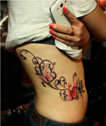 美女腰部漂亮好看的蝴蝶藤蔓纹身图案图片