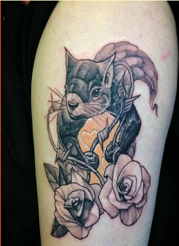 时尚手臂个性好看的老鼠玫瑰花纹身图图片