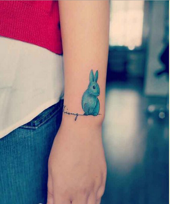 女性手部漂亮好看的卡通兔子纹身图案图片