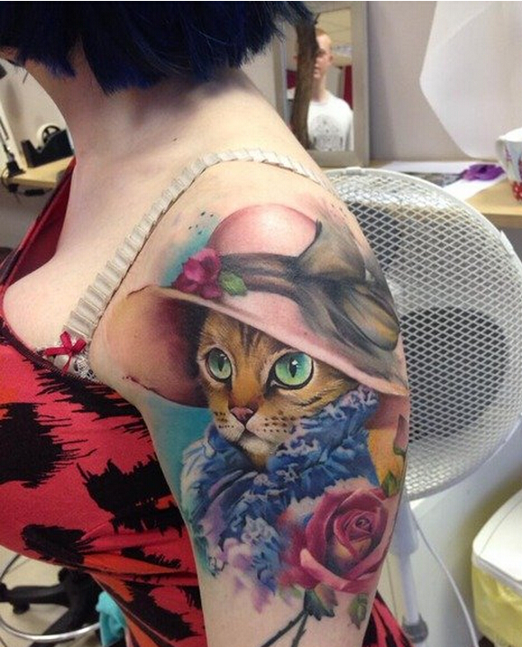 时尚女性胳膊好看的彩色猫咪纹身图案图片