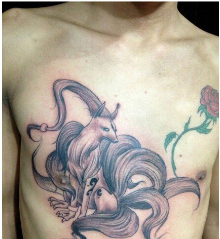 男生前胸经典时尚帅气的九尾狐纹身图图片