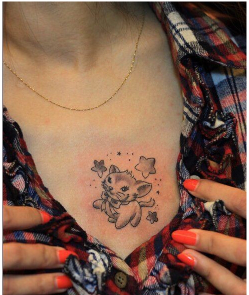 性感女性前胸漂亮好看的小猫咪纹身图图片