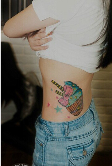 侧腰超级可爱好看的小清新冰激凌纹身图片
