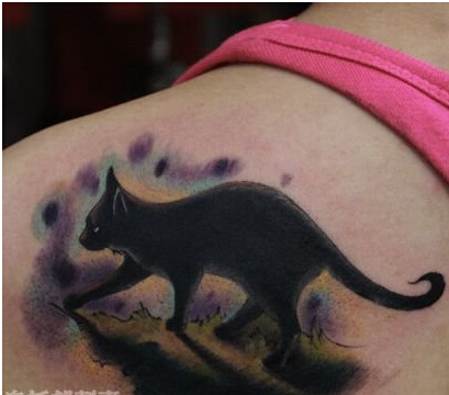 女生肩背可爱好看的猫咪纹身图案图片