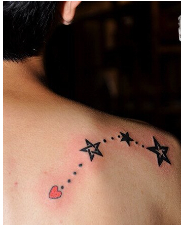 肩背漂亮好看的星形纹身图案图片