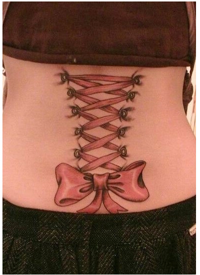女人腰部唯美时尚好看的3D蝴蝶结刺青图片