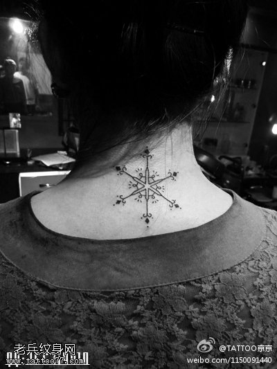 唯美精致雪花纹身图案