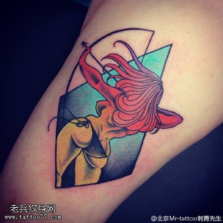 几何形女郎纹身图案