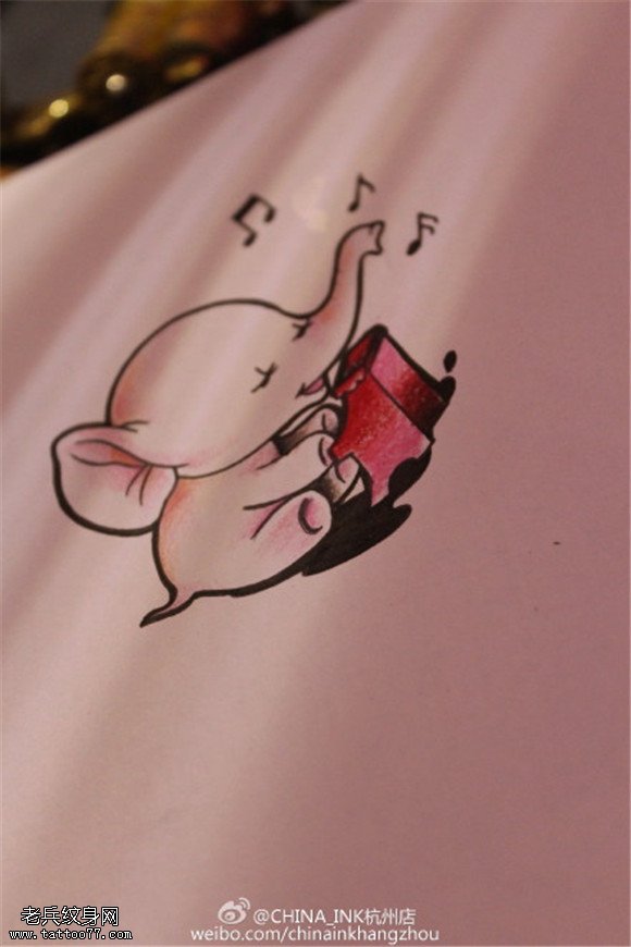 彩色卡通小象纹身手稿图案