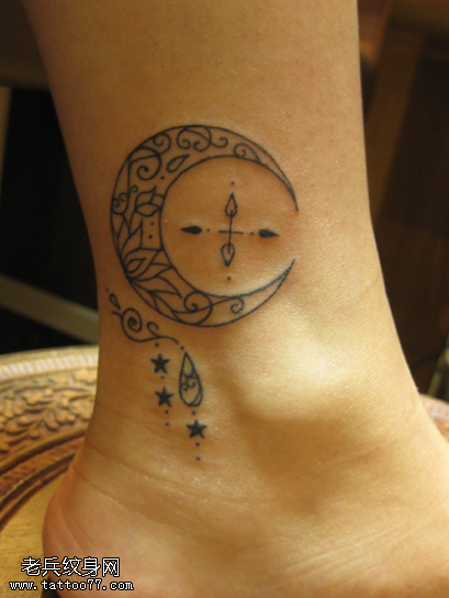 唯美优雅月亮纹身图案