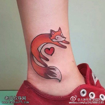 时尚魅力狐狸纹身图案