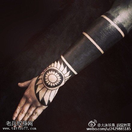 日本风经典黑白刺青纹身图案