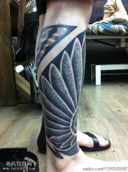 霸气黑色菊花纹身图案