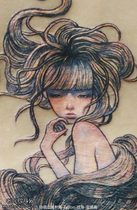 长发飘逸女孩纹身图案
