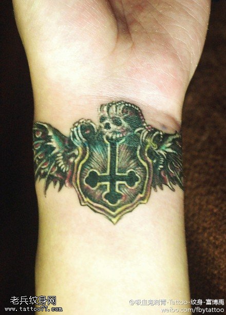 漂亮唯美锁纹身图案