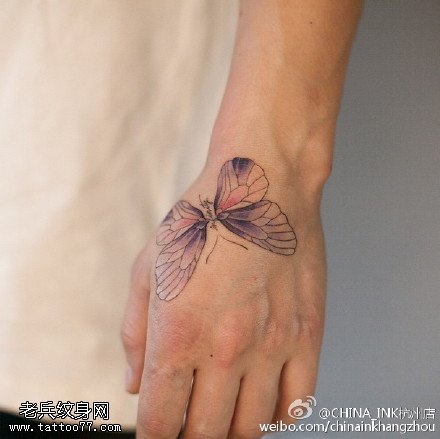 精美的蝴蝶彩绘纹身图案