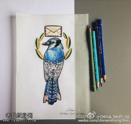彩绘精美的喜鹊鸟纹身图案