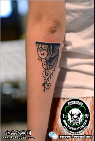 中国风经典金鱼纹身图案