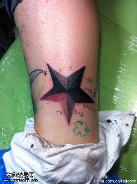 闪亮夺目五角星纹身图案
