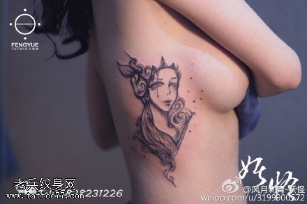 侧胸性感诱惑的女神纹身图案