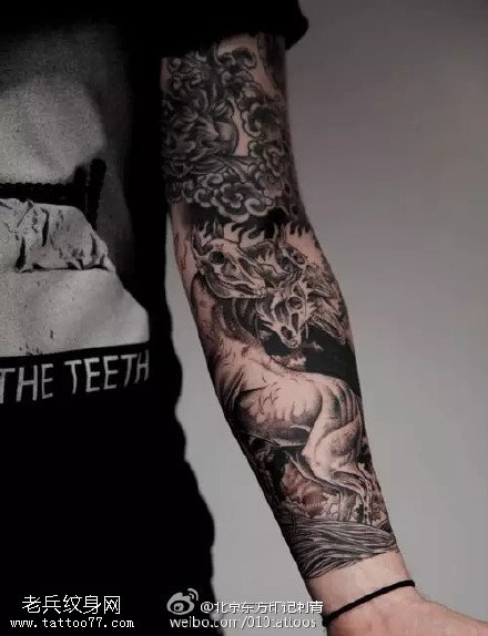 惊悚的羚羊骷髅纹身图案