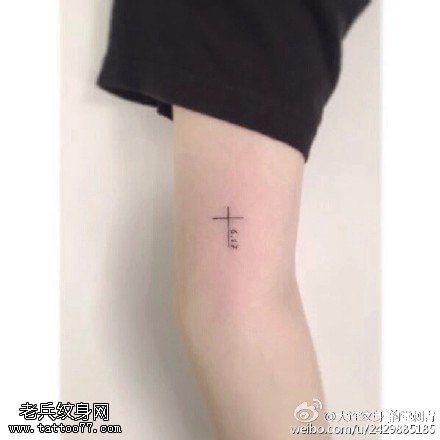 简单清新的线条美纹身图案